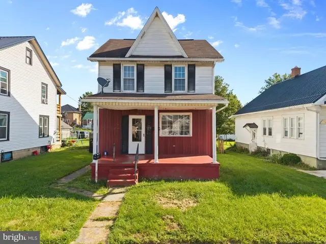 725 S Wayne St, Lewistown
