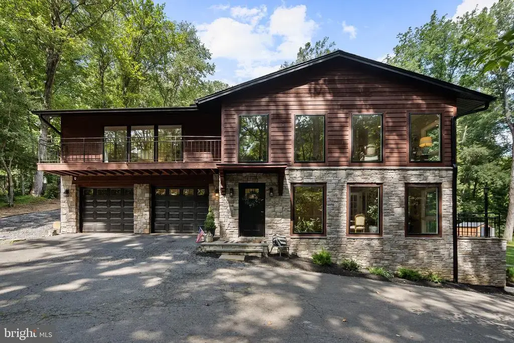10204 Westford Dr, VIENNA