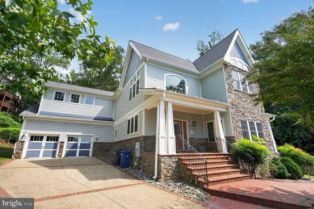 7200 Michael Pl, FALLS CHURCH