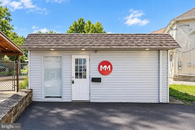 854 1/2 Montgomery Ave, Narberth