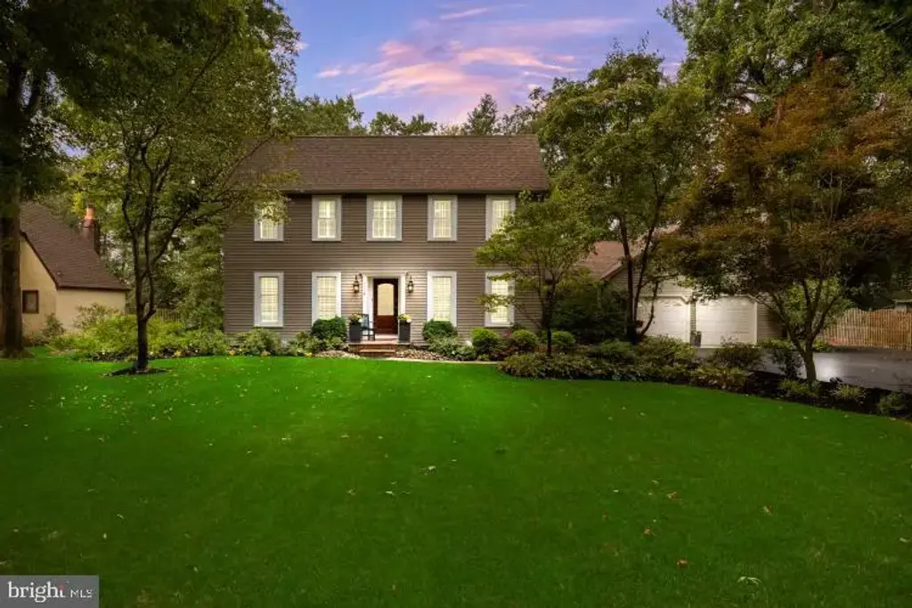114 Laurel Ln N, MT LAUREL