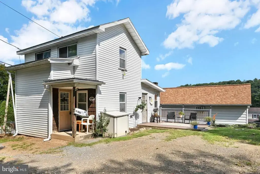 7 W Wood St W, PINE GROVE