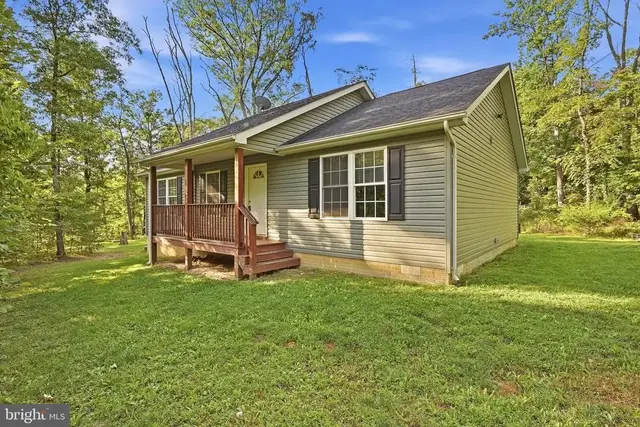 101 Brier Rabbit Ct, Winchester