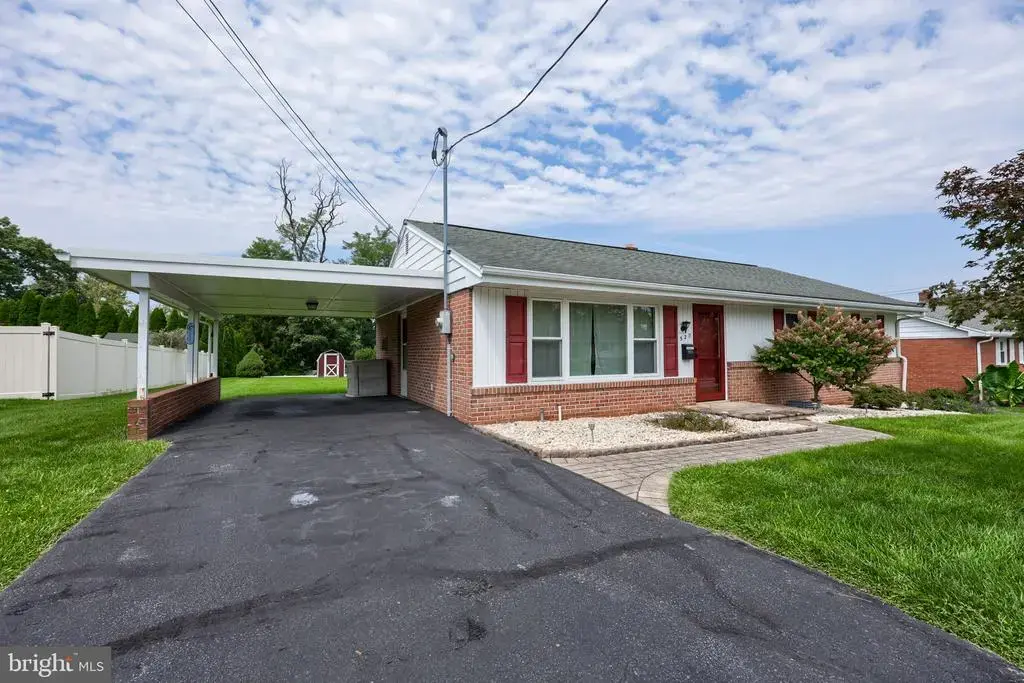 520 Lincoln Ave, EPHRATA