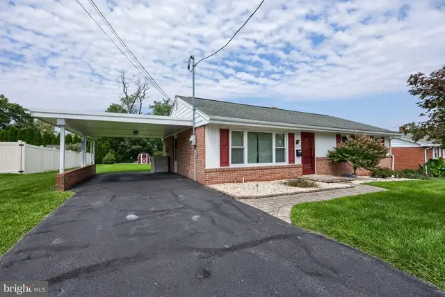 520 Lincoln Ave, Ephrata