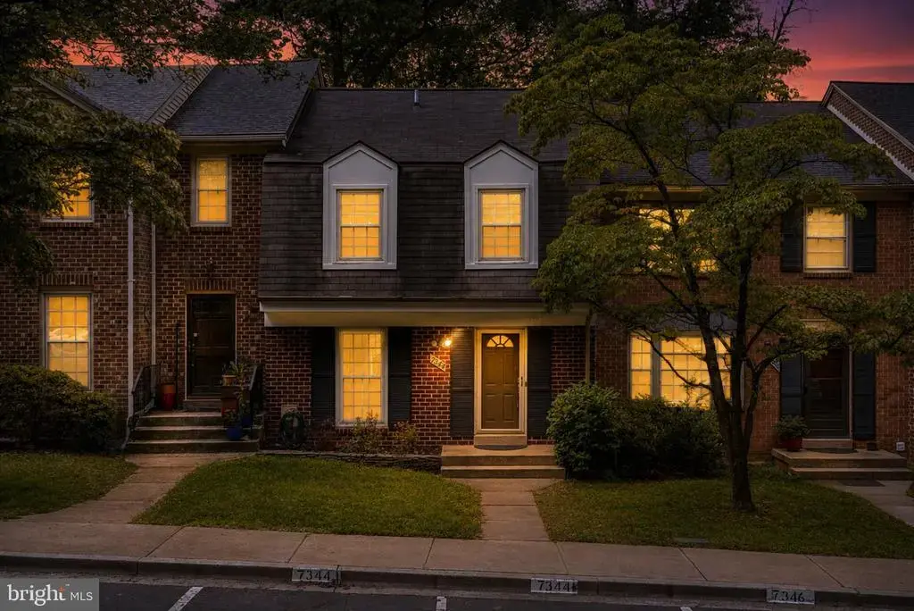 7344 Greentree Rd, BETHESDA