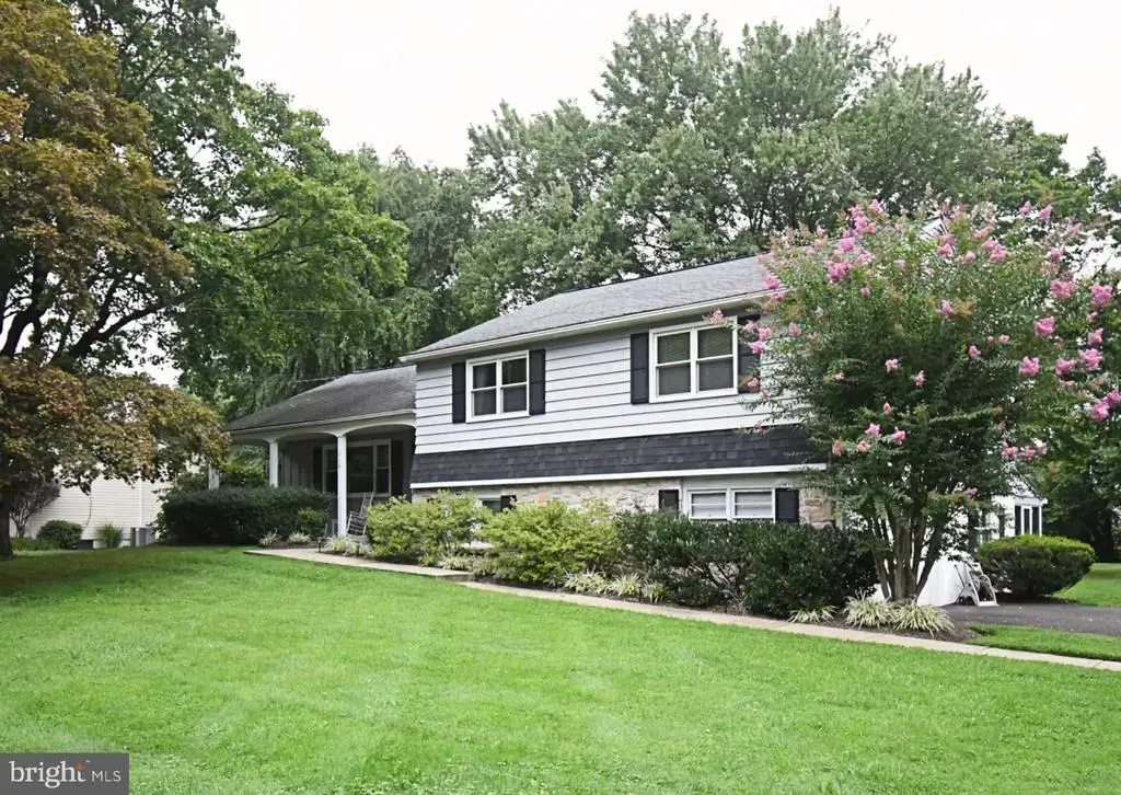310 Tally Ho Dr, AMBLER