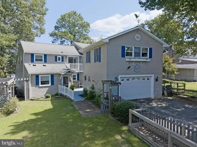 292 Sea Horse Dr, Colonial Beach
