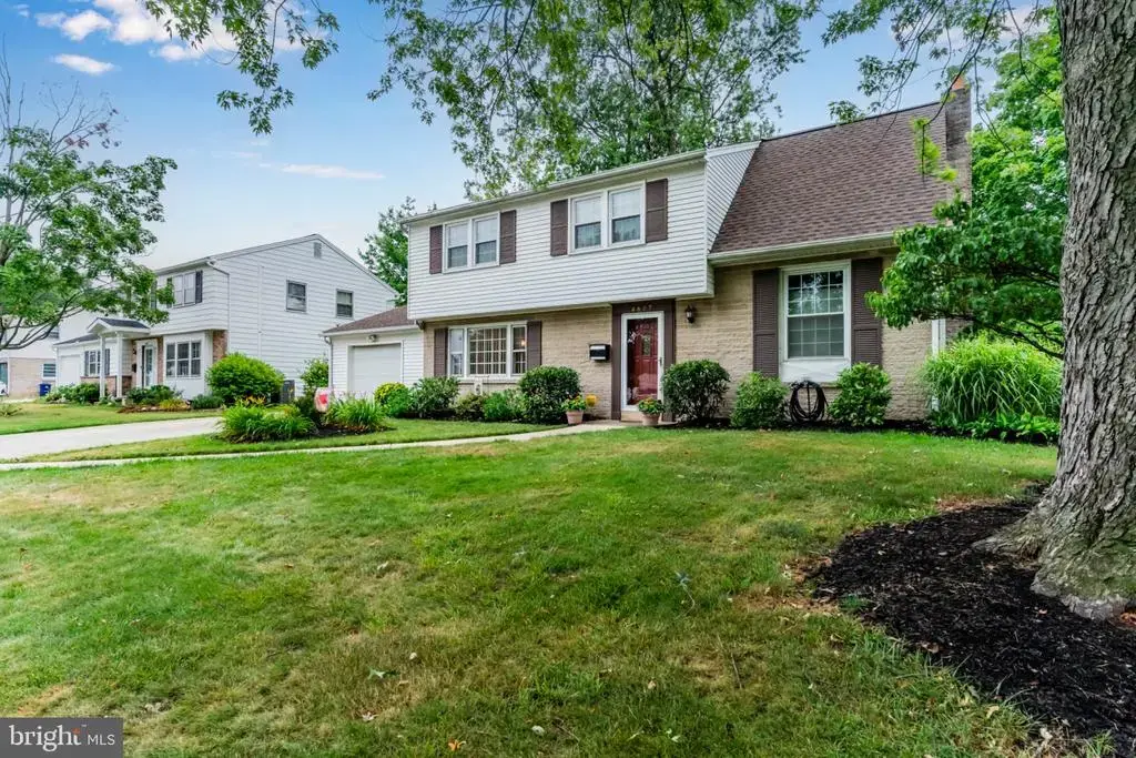 4607 Danbury Rd, HARRISBURG