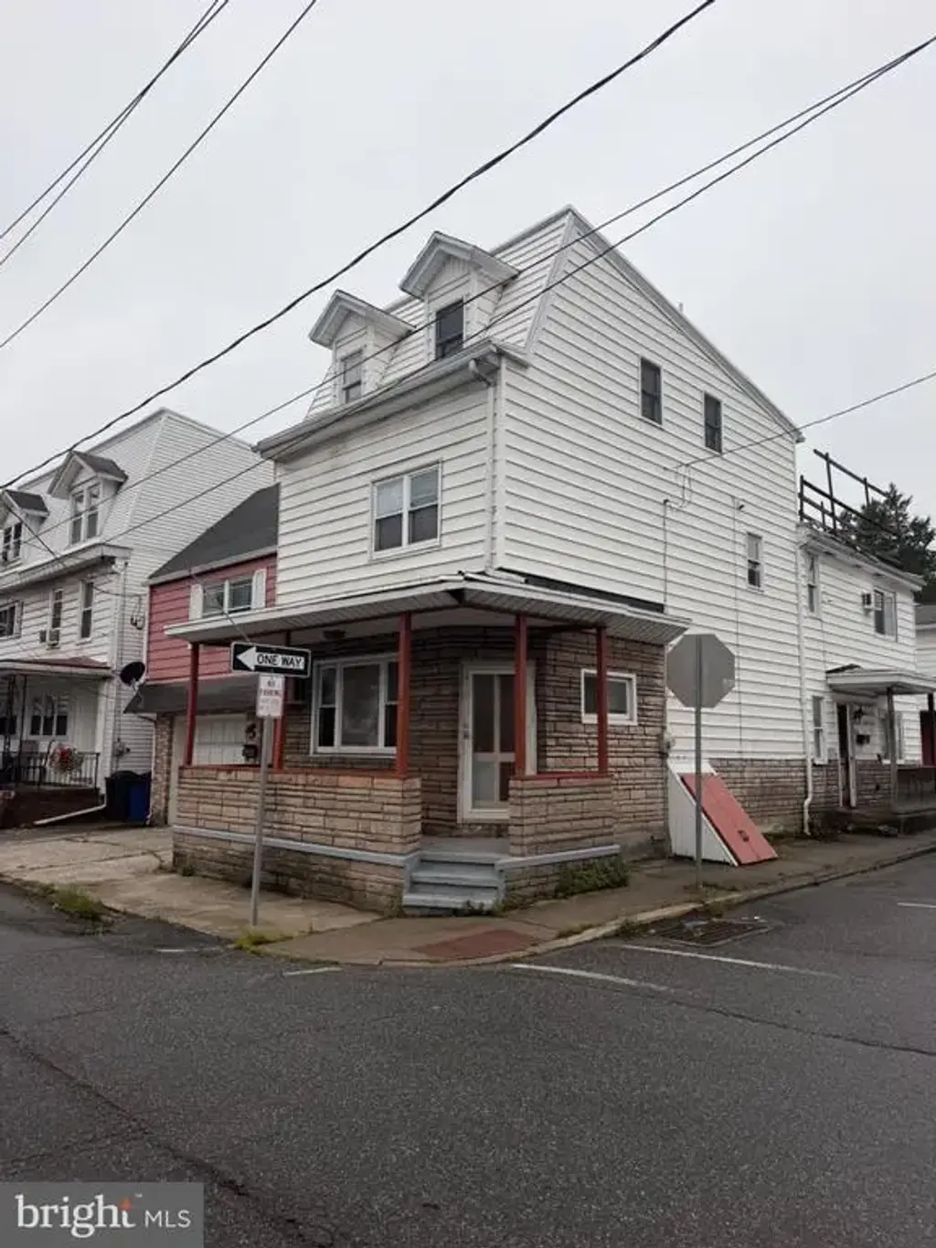 20 N Front St, MINERSVILLE