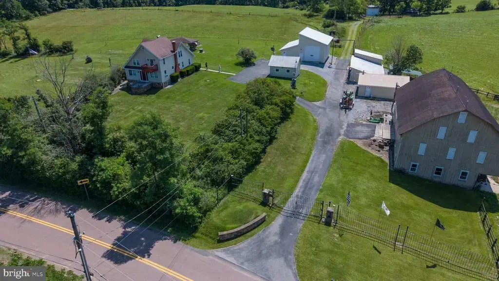 1898 Schellsburg Rd, CLAYSBURG