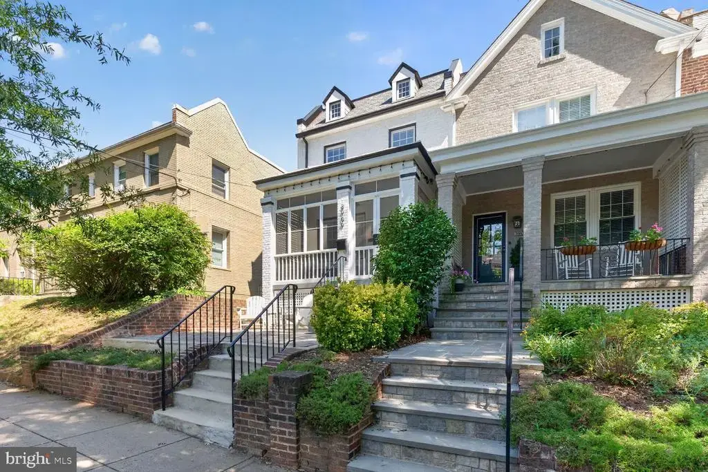 3909 W St Nw, WASHINGTON