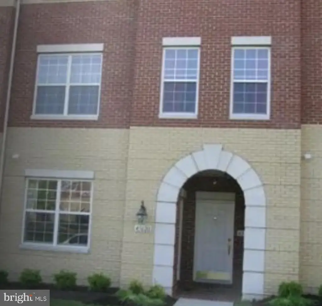 43620 Hampshire Crossing Sq, LEESBURG