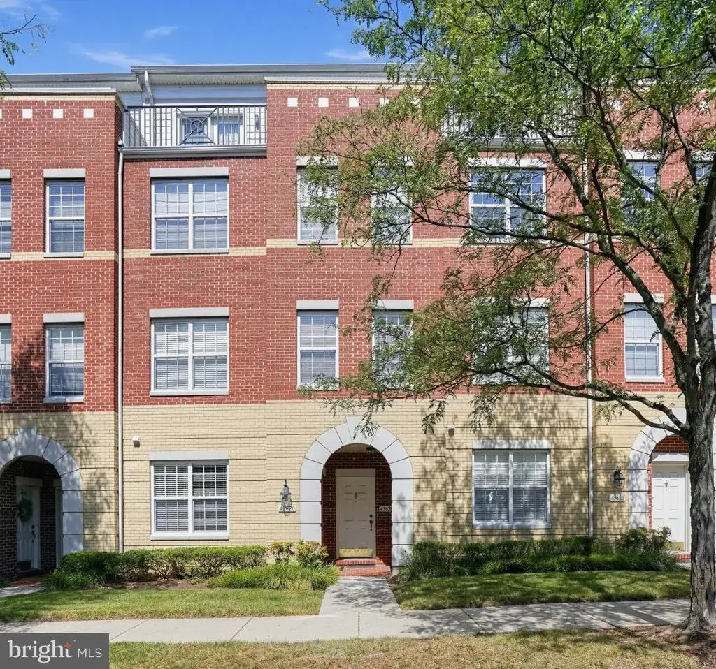 43620 Hampshire Crossing Sq, LEESBURG