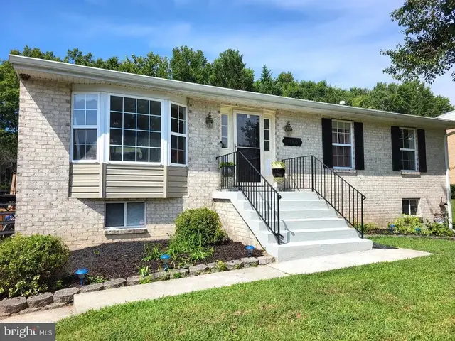 11819 Sylvia Dr, Clinton