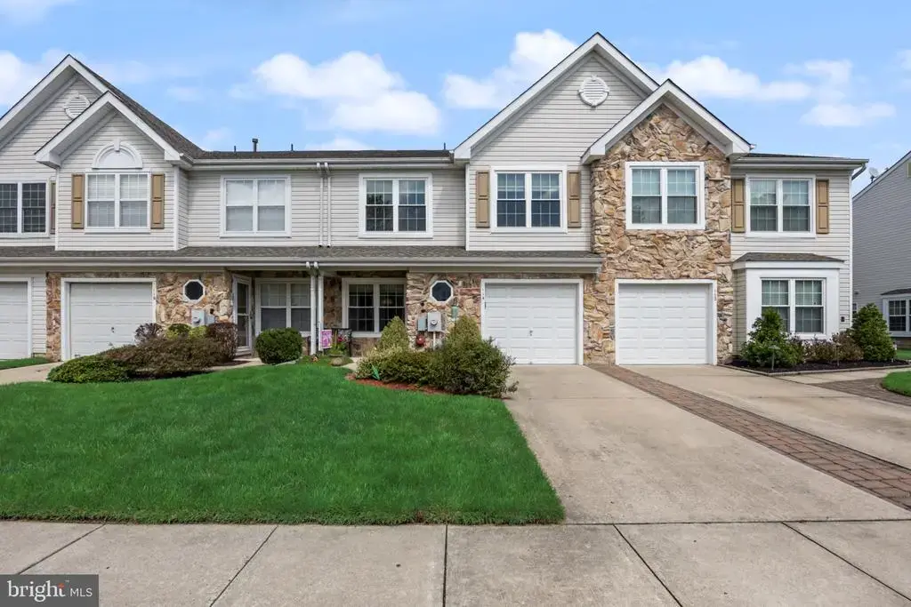 114 Buckingham Way, MOUNT LAUREL
