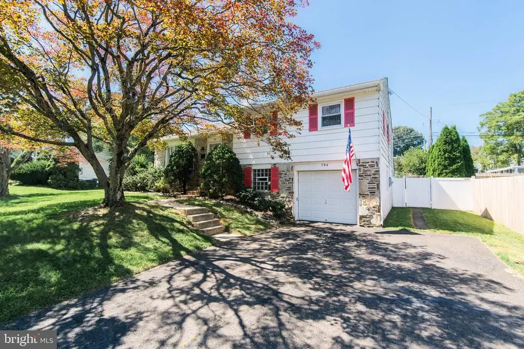 794 North Hills Ave, GLENSIDE