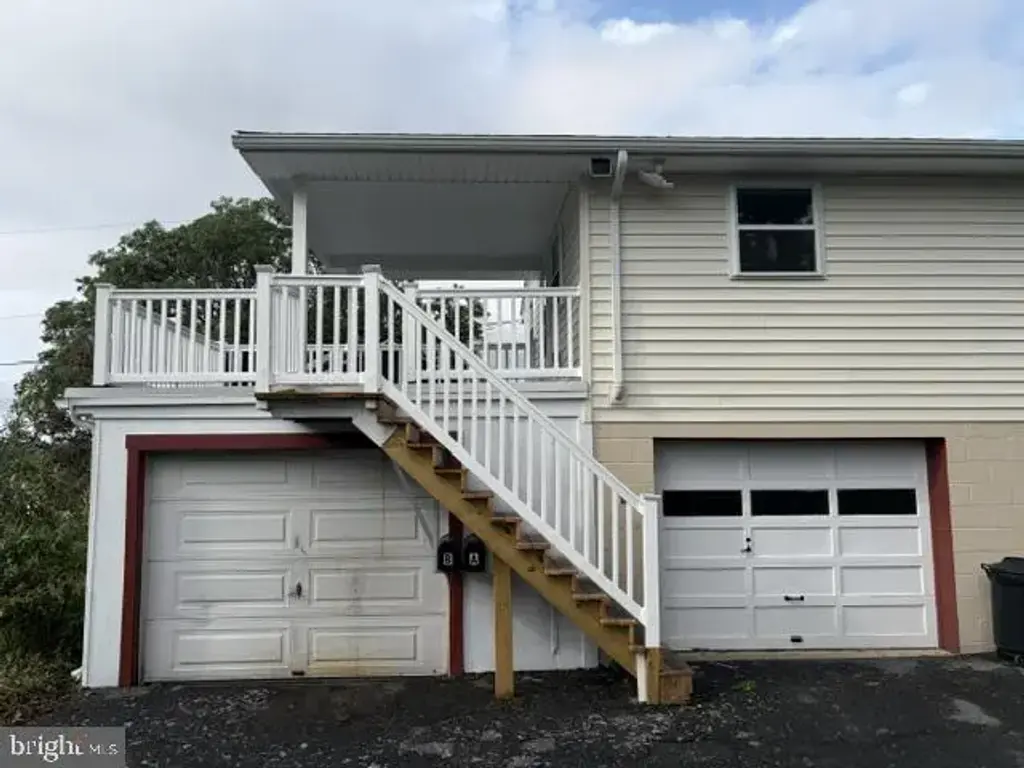 271-b Redwood Dr, LANCASTER