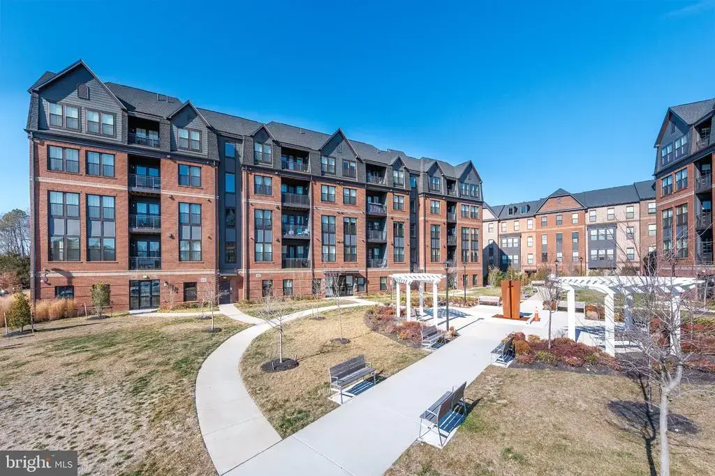 3925 Fair Ridge Dr #303, FAIRFAX