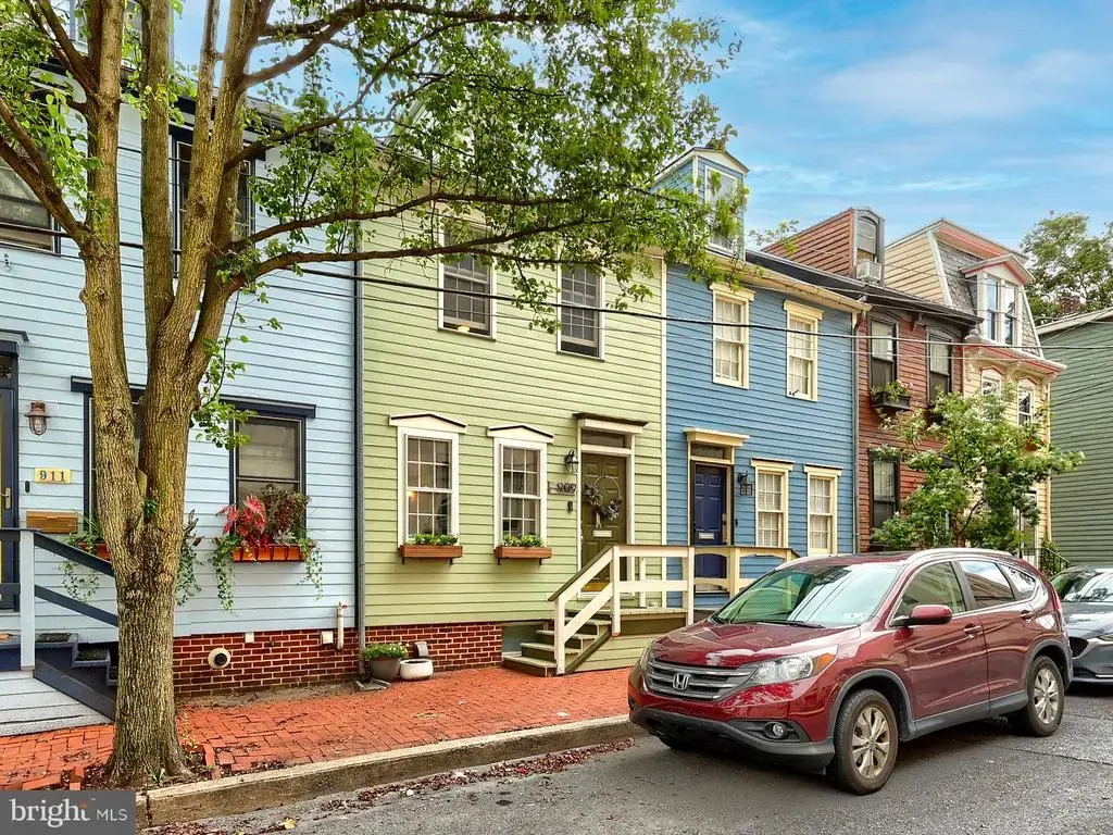 909 Capital St, HARRISBURG