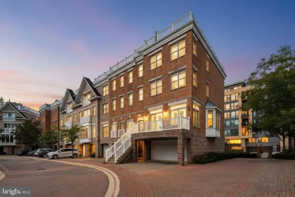 1232 Harbor Island Walk, BALTIMORE