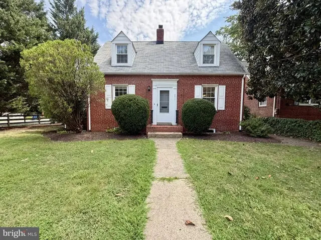 2811 Valley Dr, Alexandria