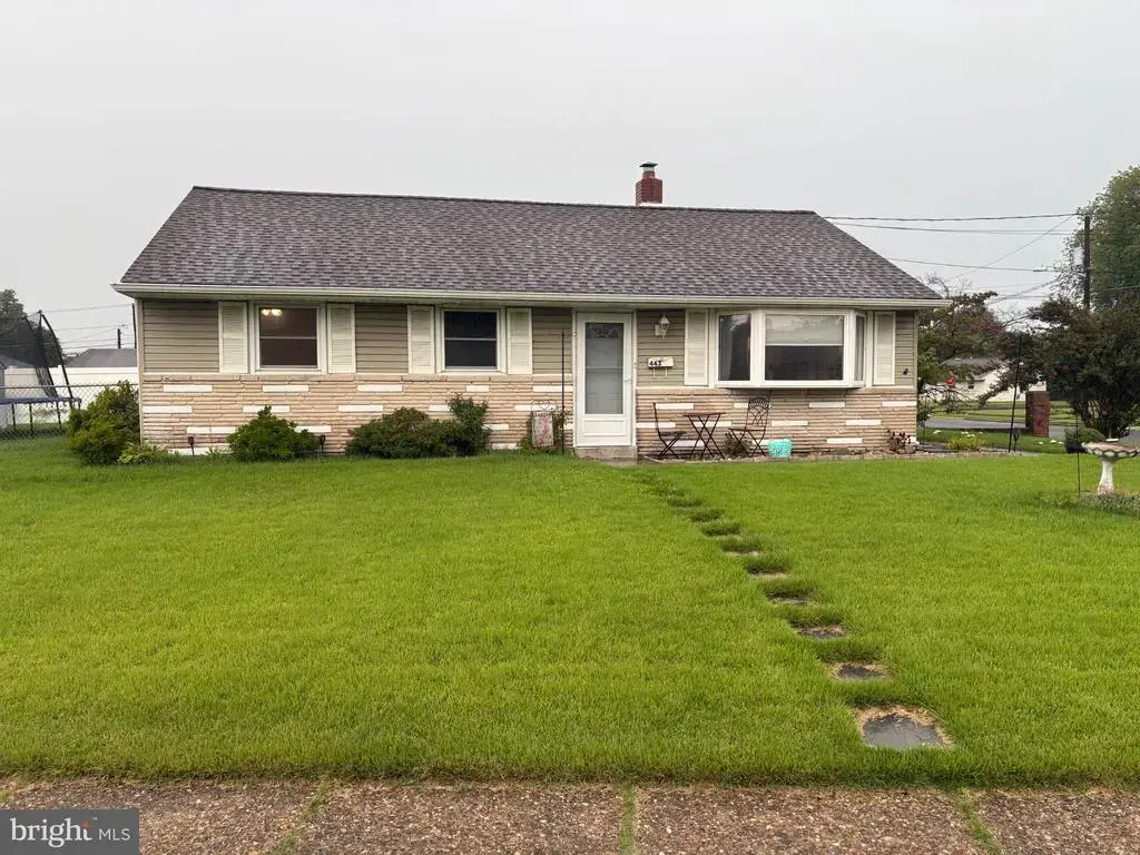 443 Flanders Rd, BELLMAWR