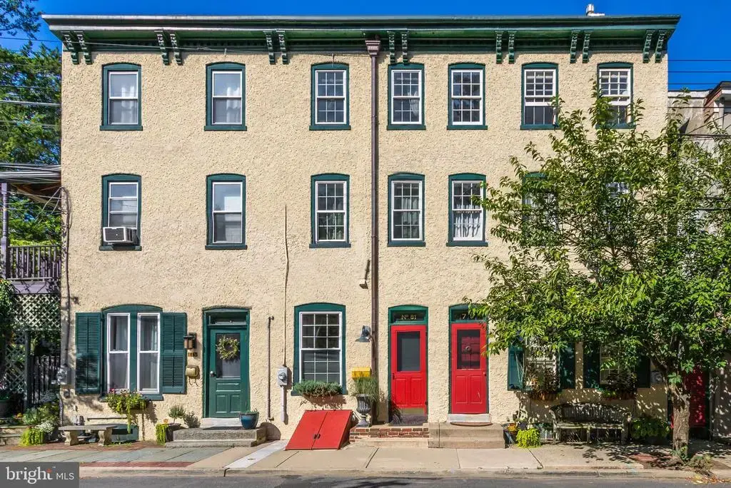 81 S Main St, LAMBERTVILLE