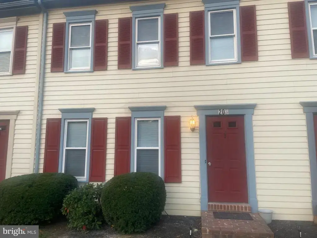 203 Cross Keys Dr, STRASBURG