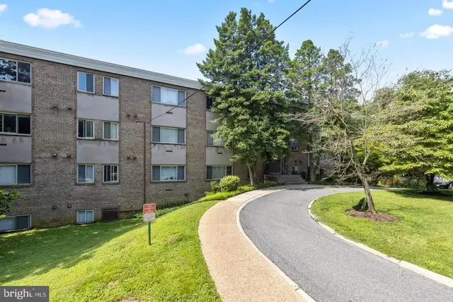 4570 Macarthur Blvd Nw #107, Washington