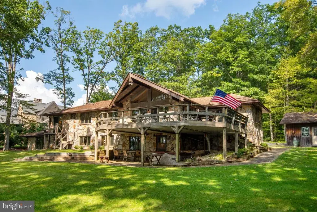 1677 Shoreline Dr, SWANTON