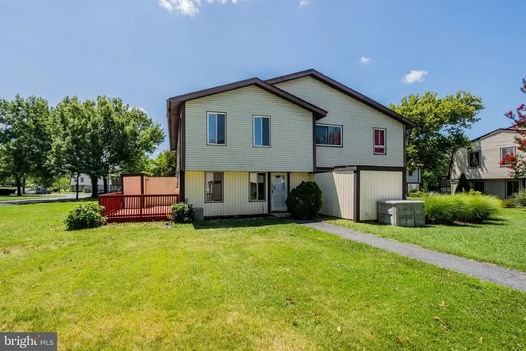 89 King Henry Cir #89, ROSEDALE