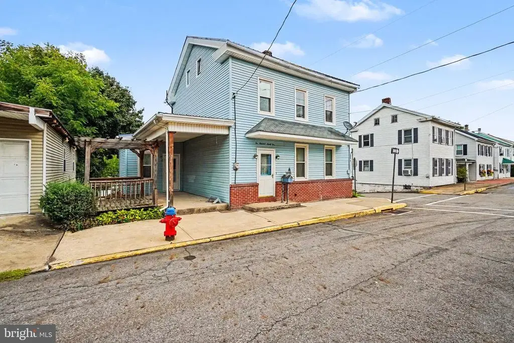 295 Moore St, MILLERSBURG