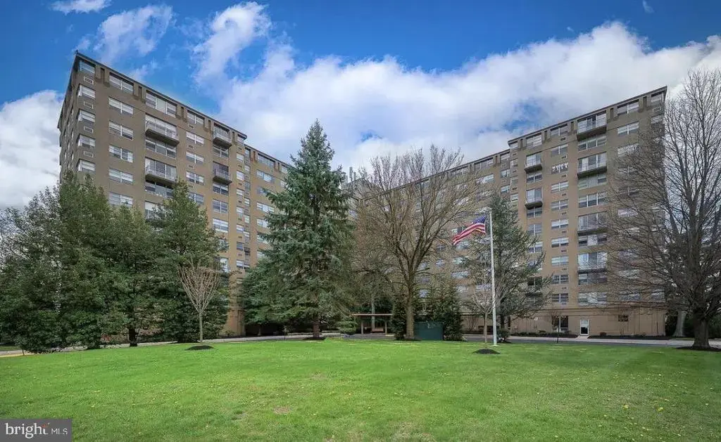 1030 Lancaster Ave #402, BRYN MAWR