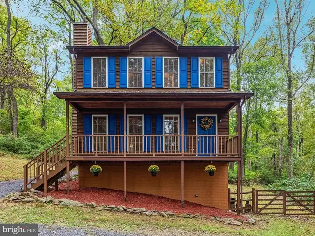 175 Scarlet Tanager Ln, Front Royal