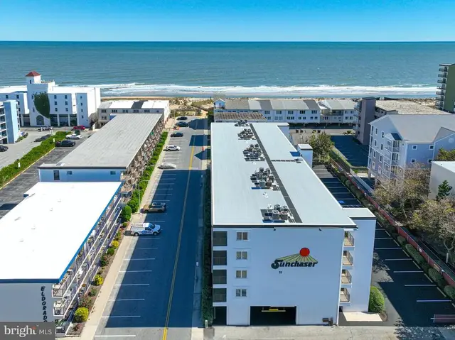 11 36th St #302, Ocean City