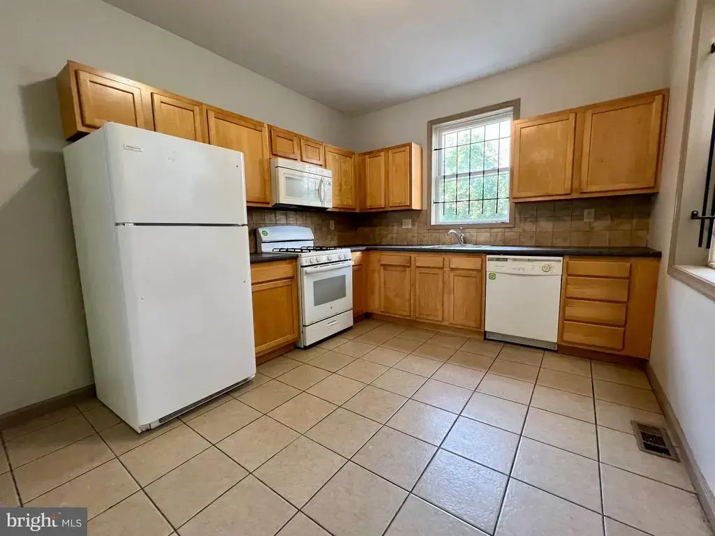 2154 N Carlisle St, PHILADELPHIA