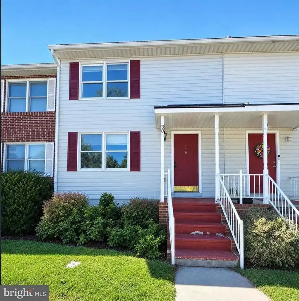 30 Waldeck Ct, INWOOD