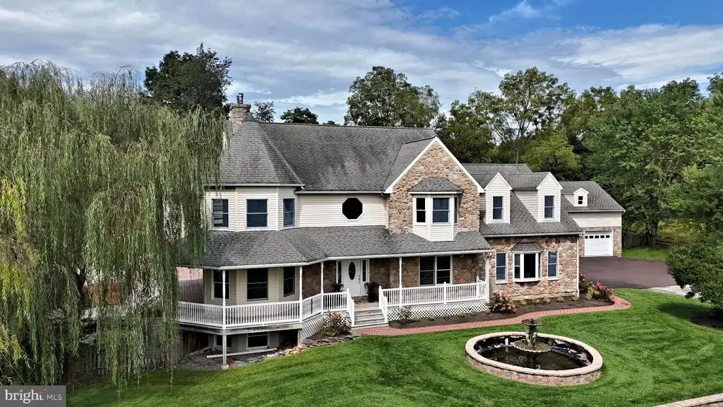 2 Traber Ln, SPRING CITY