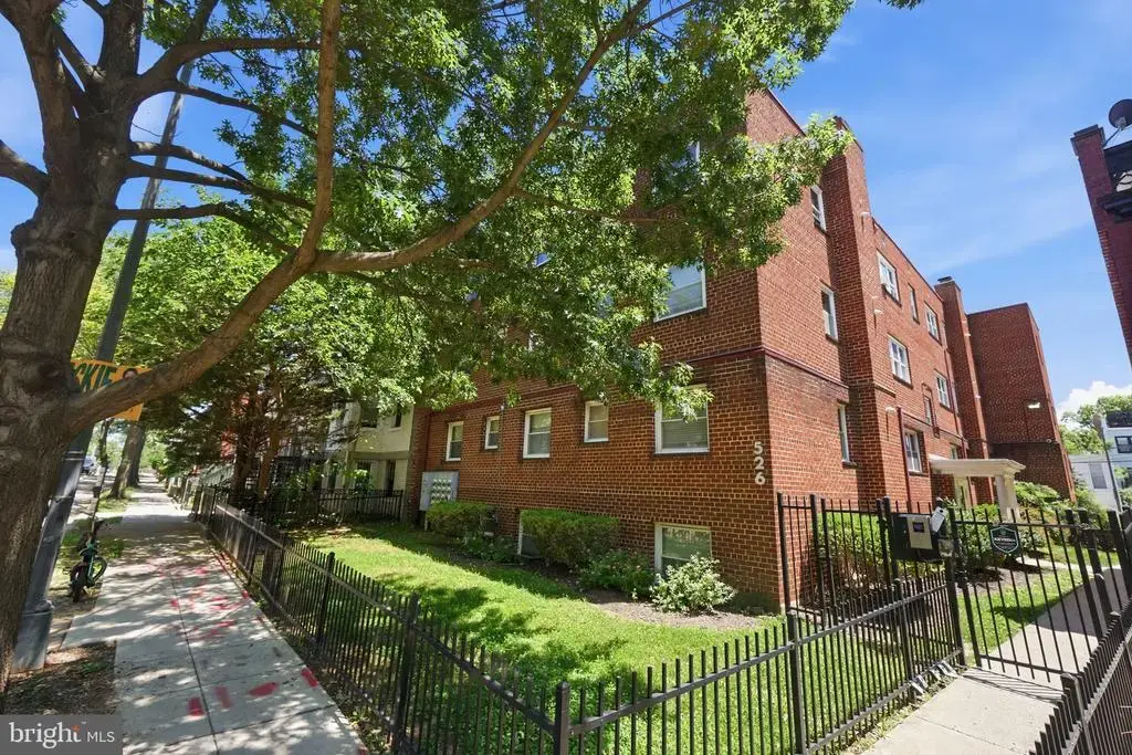 526 Kenyon St Nw #201, WASHINGTON