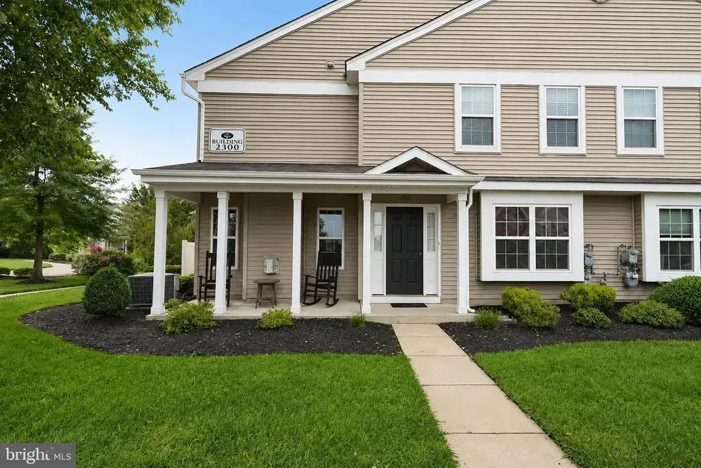 2301 Lexington Mews, WOOLWICH TWP