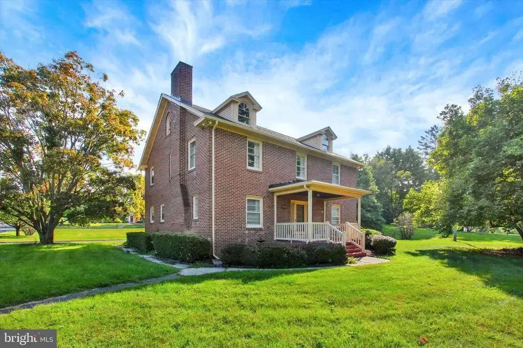 901 E Main St, WAYNESBORO
