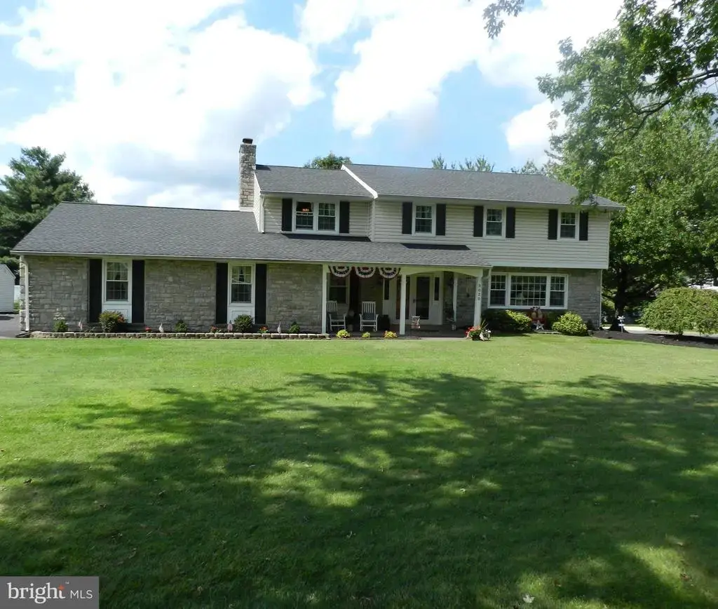 3020 State Rd, TELFORD