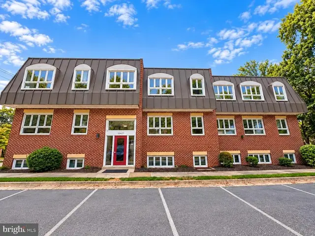 10627 Jones St #201b, Fairfax