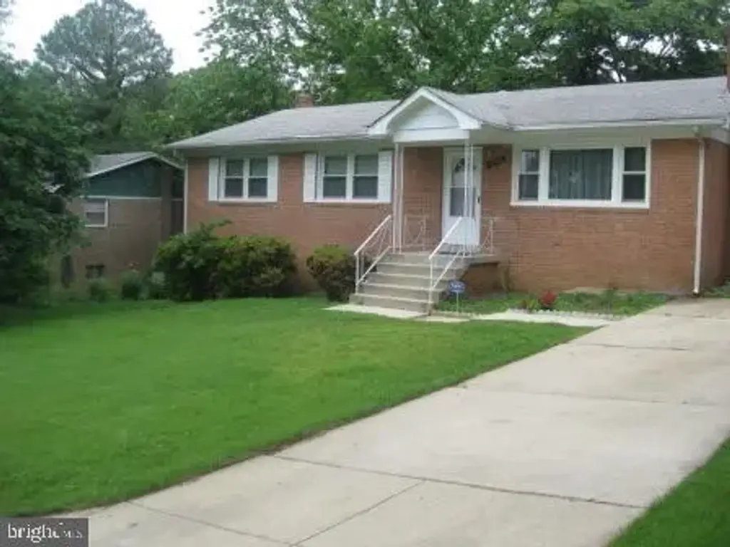 6800 Crafton Ln, CLINTON