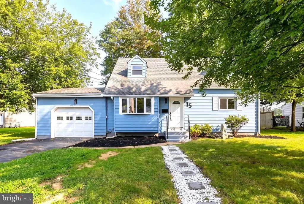 15 Francine Dr, TRENTON