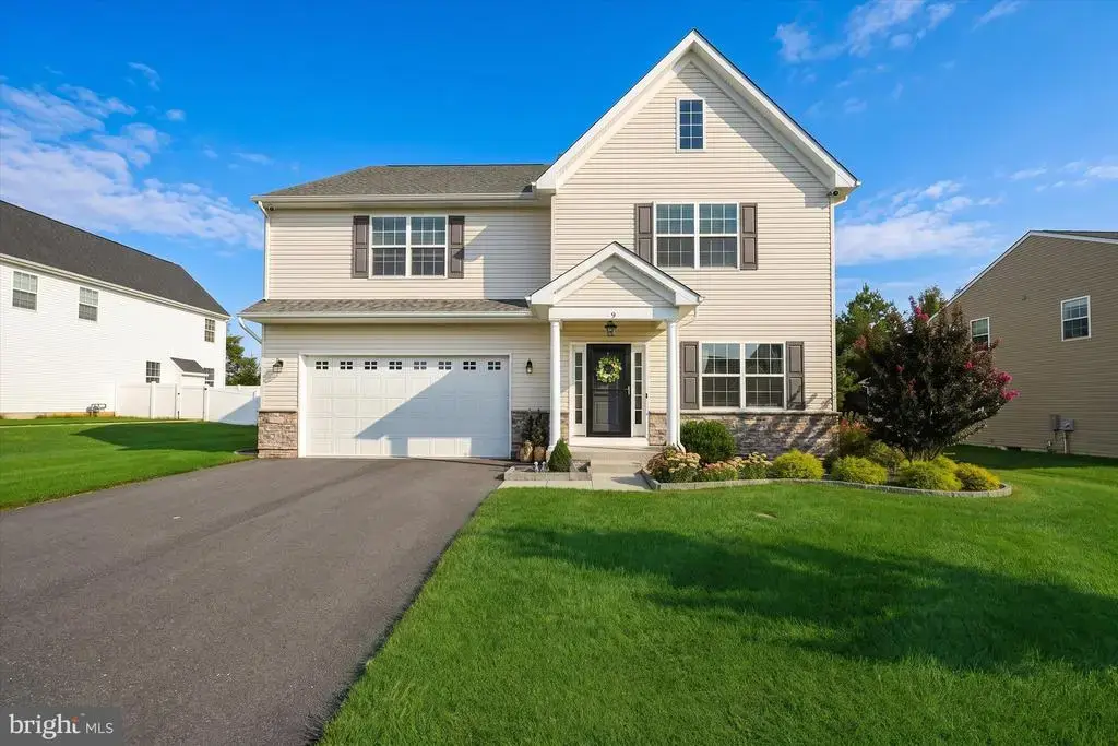 9 Tennyson Ct, MIDDLETOWN
