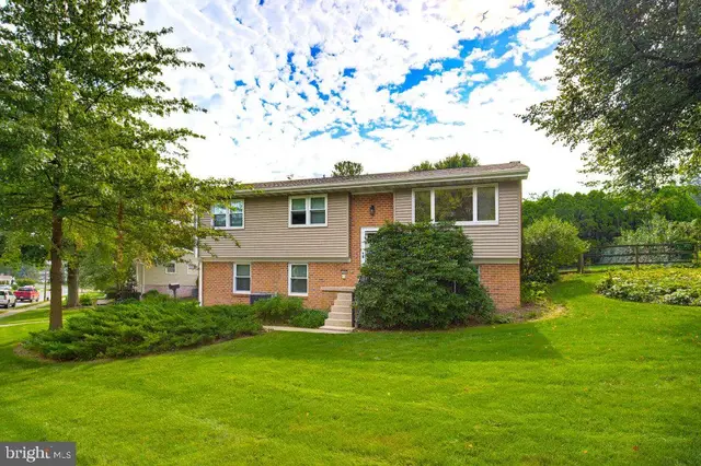 104 Oxford Dr, Lititz
