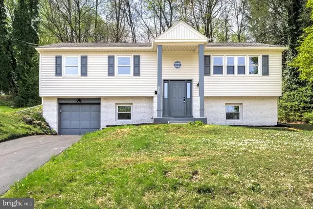 333 Golf Hills Rd, Havertown