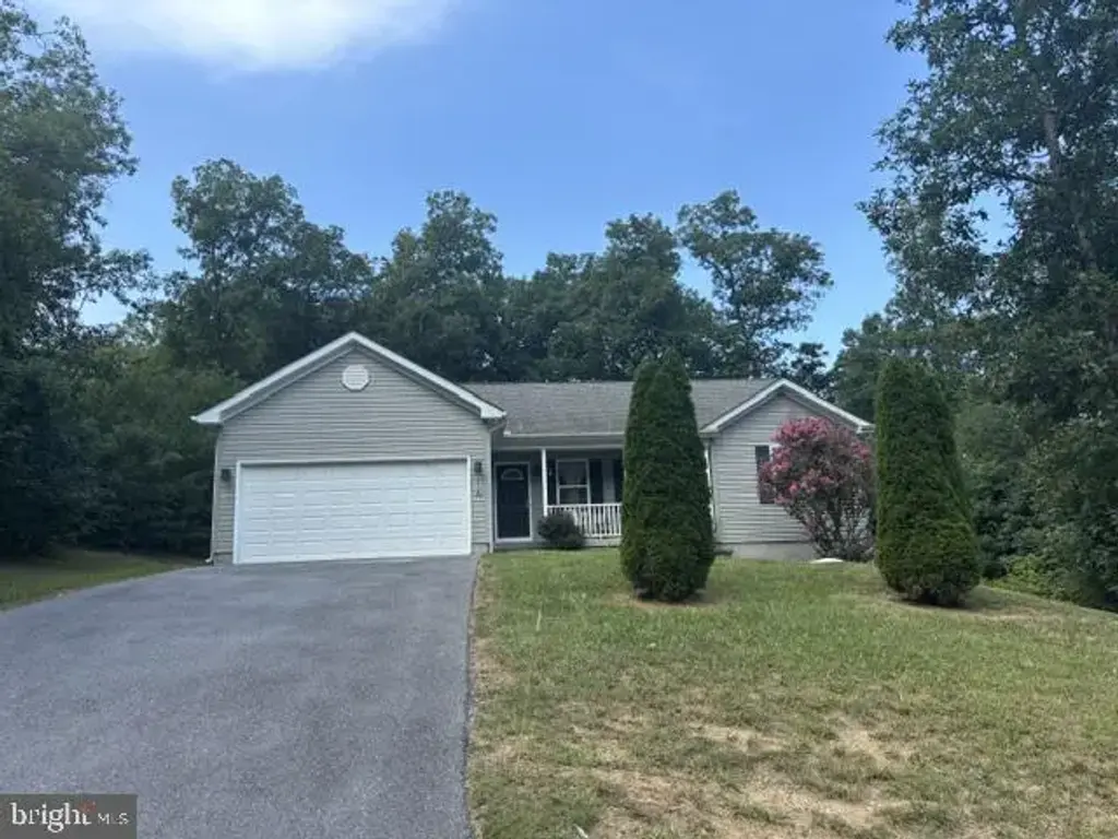216 Executive Way, HEDGESVILLE